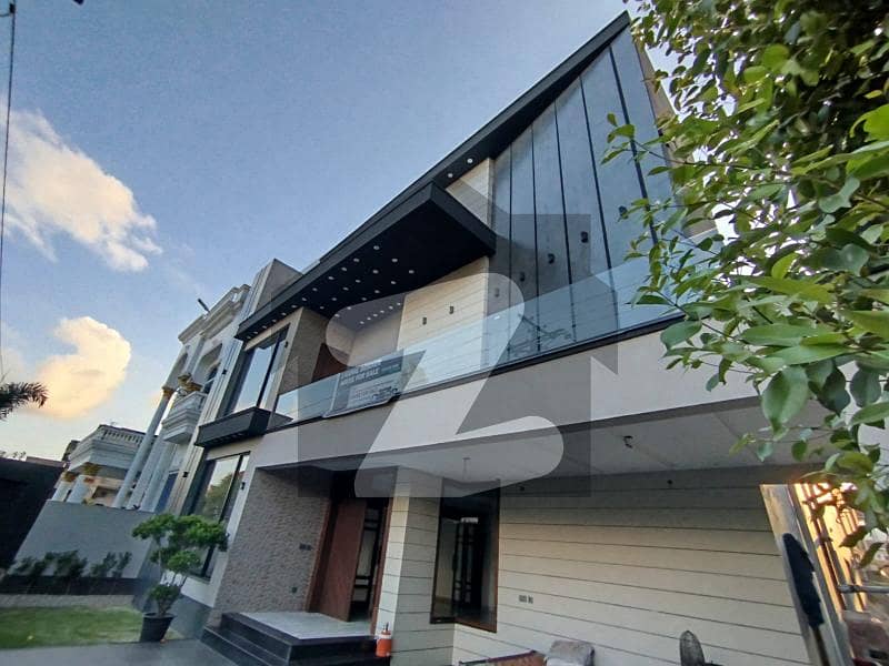 1 Kanal Owner Build Modern Almost Facing Park House
