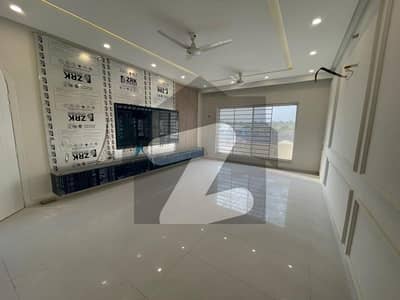 4 Kanal Luxury Farm House With 8 Bedrooms For Sale In Gulberg Greens D Block