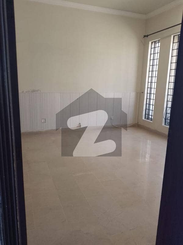 Studio flat with bath for rent Studio flat with bath for rent