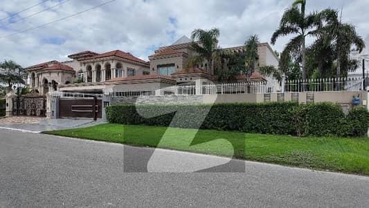 Facing Park House Spread Over 2 Kanal In Paragon City Available