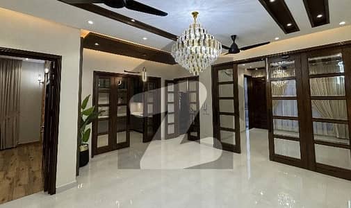 Spacious 10 Marla House Available For rent In Bahria Town - Sector C