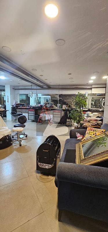 Prime Location 1750 Square Feet Shop Is Available In Clifton - Block 5