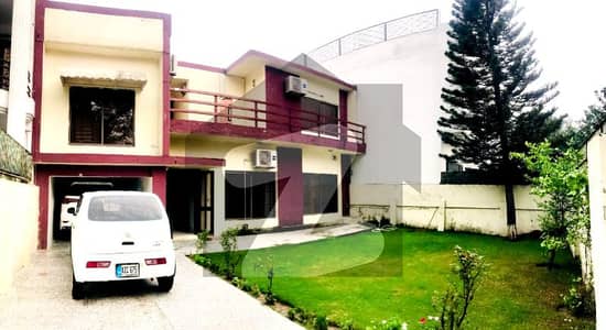 ایف ۔ 6 اسلام آباد میں 5 کمروں کا 1 کنال مکان 6.0 لاکھ میں کرایہ پر دستیاب ہے۔