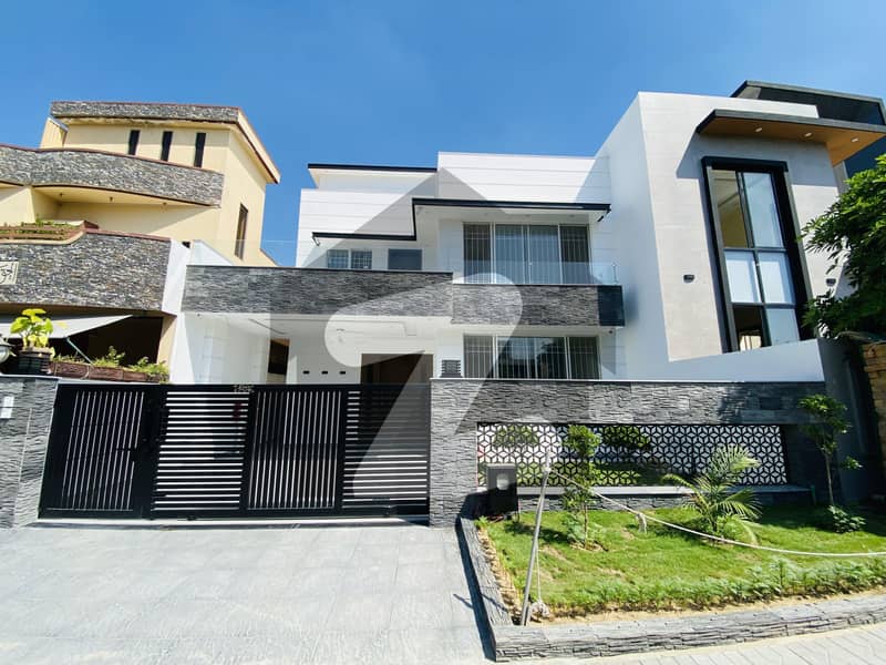 10 Marla Beautiful House For Sale