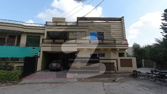 Ready To Buy A Corner House 11 Marla In Airport Housing Society - Sector 3
