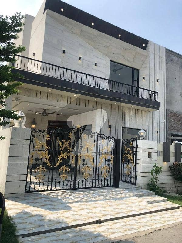 Modern Design Luxury Stylish  House 10 Marla