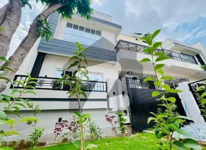 Bahria Enclave 5 Marla Elegant House Available For sale Murre View Front open Near to park Bahria Enclave 5 Marla Elegant House Available For sale Murre View Front open Near to park