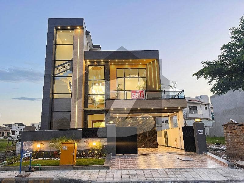 10 Marla Designer Home | 5 Beds | Premium Location 10 Marla Designer Home | 5 Beds | Premium Location