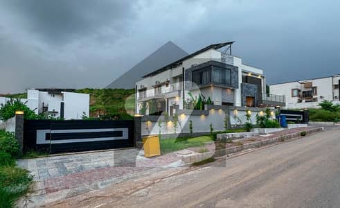3 Kanal Designer Home With Huge Lawn &Amp; 20 KV Solar