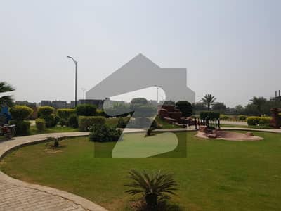 204 چک روڈ فیصل آباد میں 1 کنال رہائشی پلاٹ 2.0 کروڑ میں برائے فروخت۔