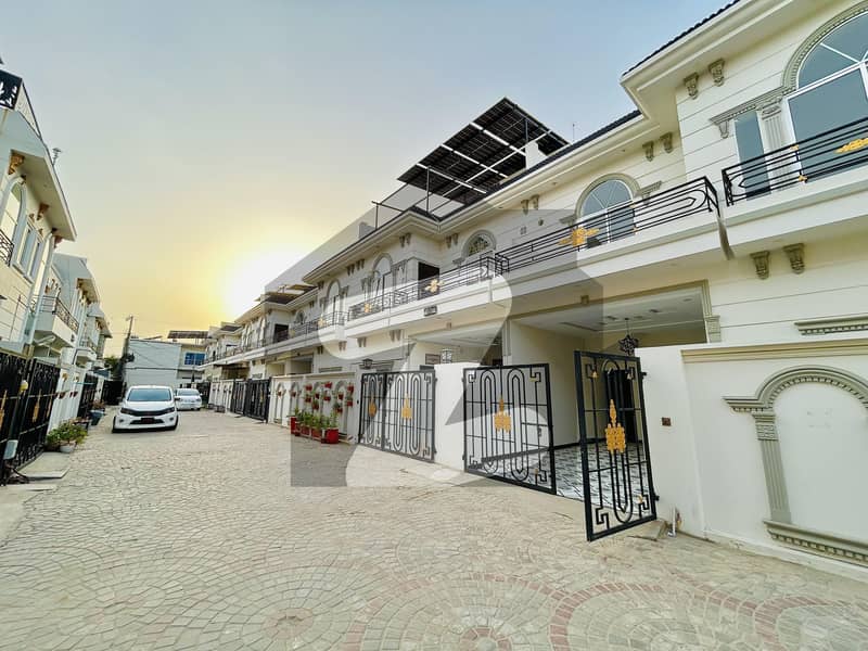 BEAUTIFUL 5M HOUSE FOR SALE ON NEW MODEL TOWN. .