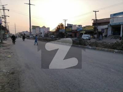 کالج روڈ لاہور میں 8 مرلہ عمارت 6.0 کروڑ میں برائے فروخت۔
