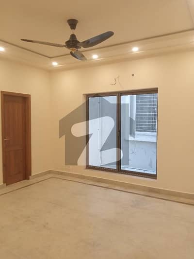 14 Marla Ground Portion 3 Bedrooms With Attached 3 Bathrooms One Car Parking Electric City Water Gas All Facilities Available Security 24 Hour Available Get It Community PHA Officer Residencia