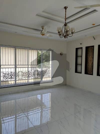 1 Kanal Upper Portion For Rent In W Block DHA Phase 3 3 Bed + Servant | 165K