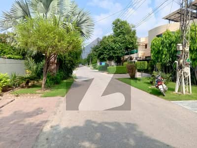 ڈی ایچ اے فیز 5 ڈیفنس (ڈی ایچ اے),لاہور میں 5 کمروں کا 1 کنال مکان 2.25 لاکھ میں برائے فروخت۔
