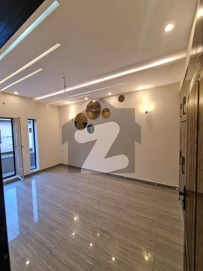 Ultra Modern House 6.75 Marla New House For Sale