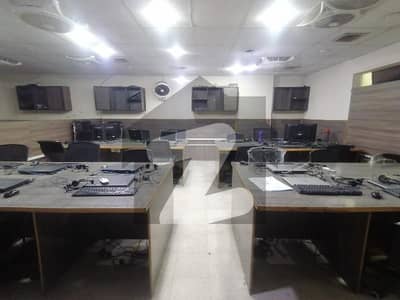 Highly-Desirable 1200 Square Feet Office Available In Siddique Trade Center