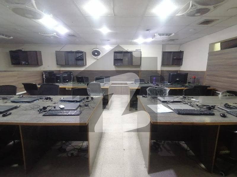 Highly-Desirable 1200 Square Feet Office Available In Siddique Trade Center