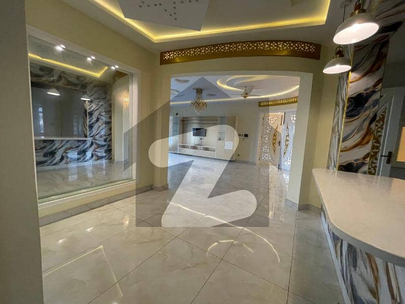 8 Bedrooms Brand New VIP Stand Living House