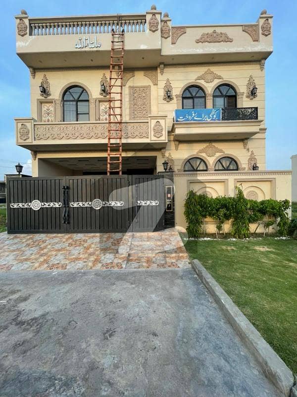 10 MARLA BARND NEW HOUSE FOR SALE