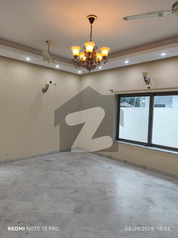 ایف ۔ 7 اسلام آباد میں 8 کمروں کا 1 کنال مکان 14.0 لاکھ میں کرایہ پر دستیاب ہے۔