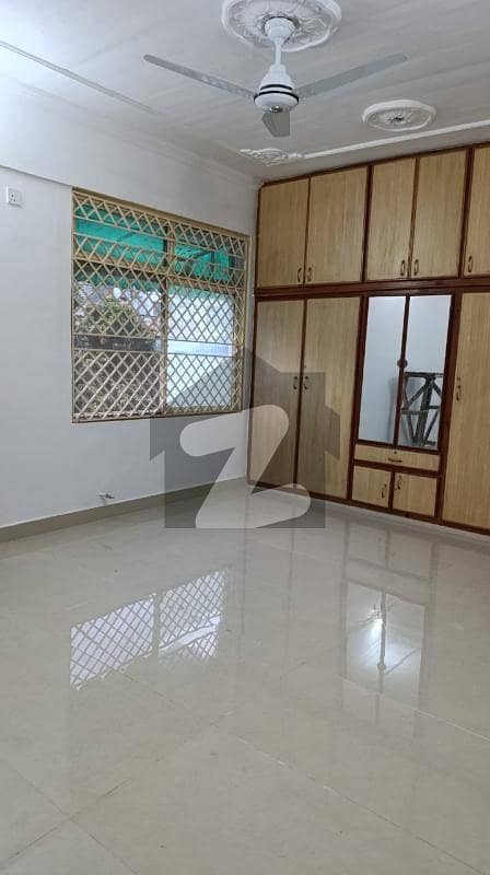آئی ۔ 8 اسلام آباد میں 8 کمروں کا 14 مرلہ بالائی پورشن 3.5 لاکھ میں کرایہ پر دستیاب ہے۔