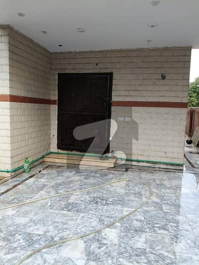 لیک سٹی میڈوز فیز 1 - بلاک اے لیک سٹی میڈوز فیز 1,لیک سٹی میڈوز,لاہور میں 4 کمروں کا 11 مرلہ مکان 1.2 لاکھ میں کرایہ پر دستیاب ہے۔