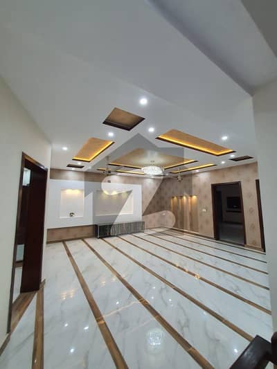 1 KANAL BRAND NEW DOUBLE UNIT HOUSE