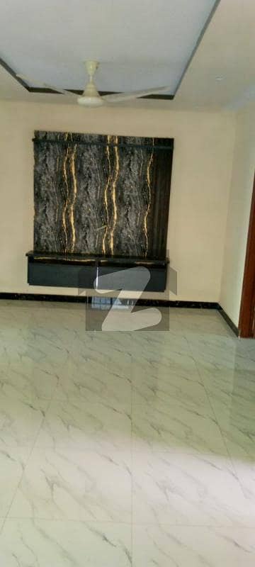10 MARLA BEAUTIFUL HOUSE AVAILABLE FOR RENT IN EDENABAD