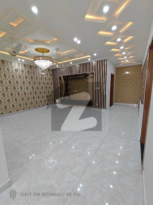 Beautiful Brand New Ground Portion In Media Town Beautiful Brand New Ground Portion In Media Town