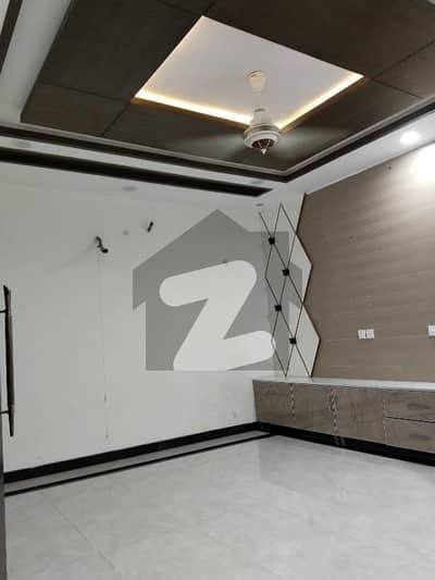 With Gas Luxurious 10 Marla Upper Portion For Rent