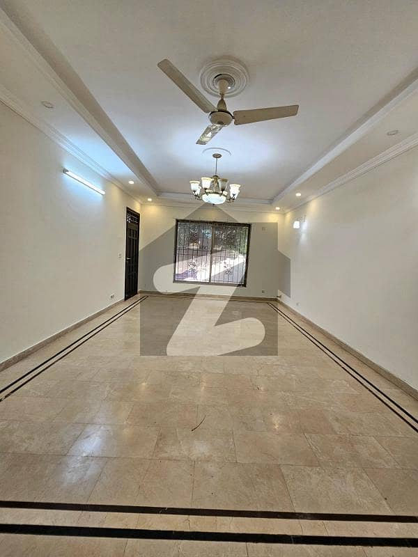 Ground Floor For Rent in G-13 (14 Marla) Ground Floor For Rent in G-13 (14 Marla)
