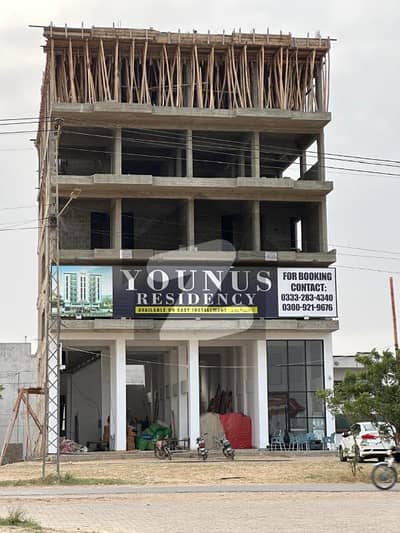 868 Square Feet Flat In Gulshan-e-Maymar - Sector R Is Available