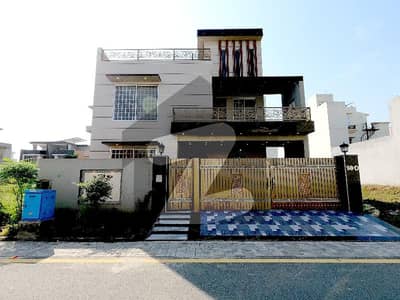 10 Marla House In Only Rs. 60000000