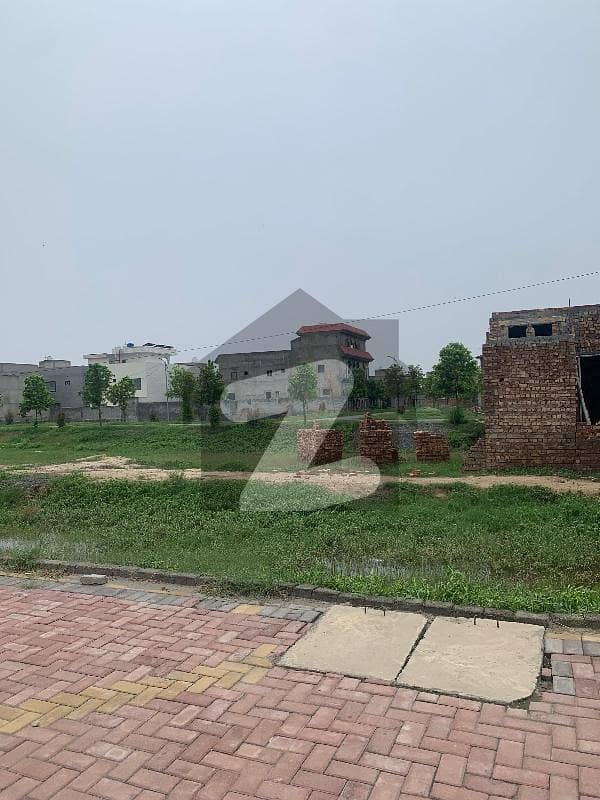 Prime 5 Marla Residential Plot Available.