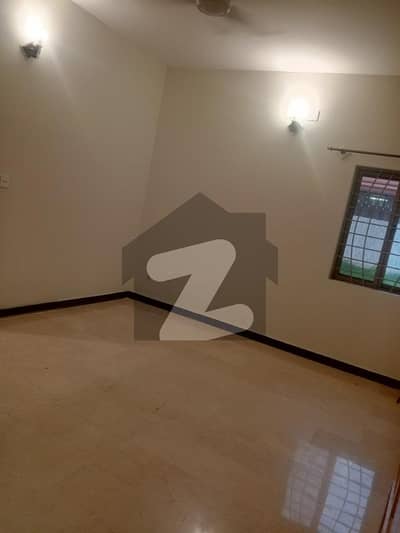 جی ۔ 8 اسلام آباد میں 6 کمروں کا 9 مرلہ مکان 8.0 کروڑ میں برائے فروخت۔