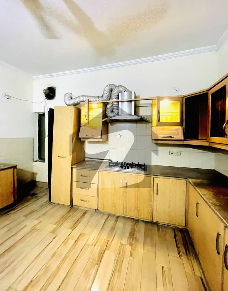 12 Marla Good Condition House For Rent 4 Bedrooms
