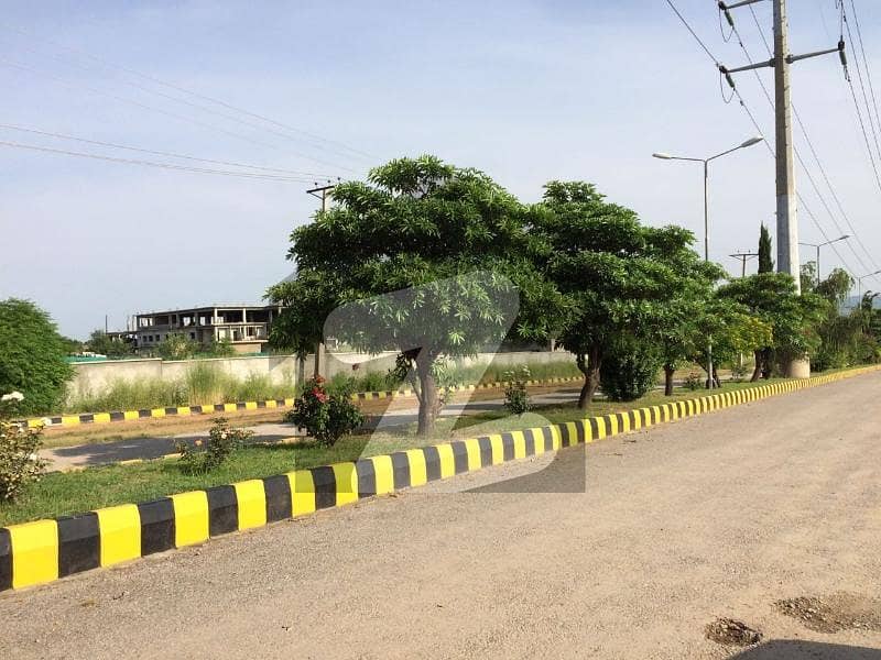 10 Marla Plot Available For Sale