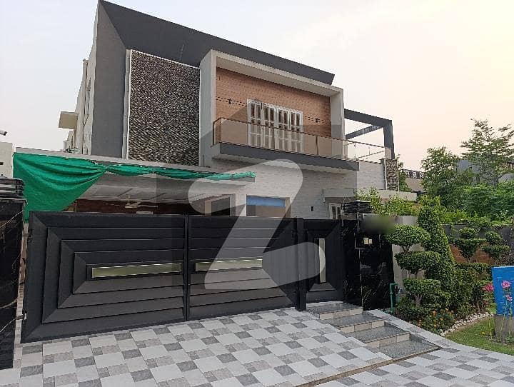 Kanal Beautiful House In Dha Phase 8 Ex Park View