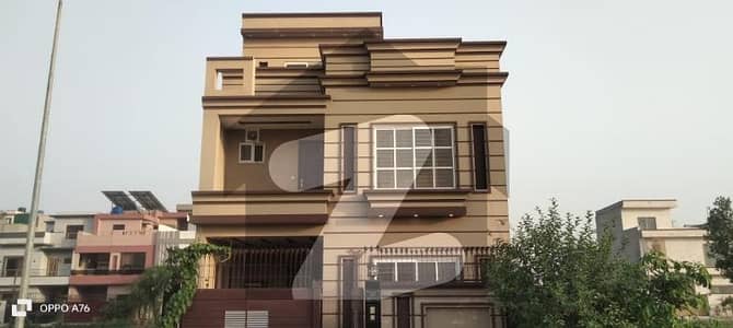 سٹی ہاؤسنگ سوسائٹی گوجرانوالہ میں 4 کمروں کا 5 مرلہ مکان 1.65 کروڑ میں برائے فروخت۔
