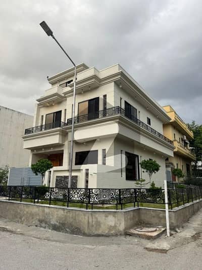 G 13 1 Size 4 Marla Brand New House For Sale Beautiful Location Park Peck Proper Corner