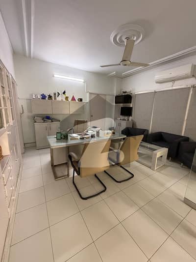1500 Sq Yard Bungalow 25 Room Block 7 Gulshan