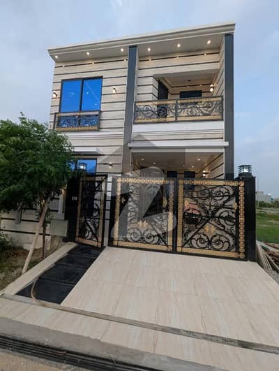 Elegant 5 Marla 4 Bed Luxury House For Sale In Lake City M7 C1