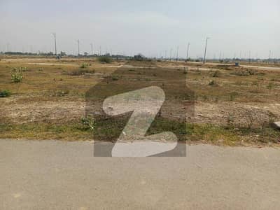 PHASE 9 J BLOCK 5 MARLA NEAR TO PARK IDEAL LOCATION FOR SALE