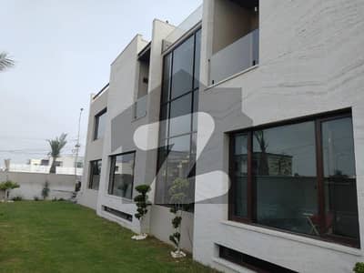 ڈی ایچ اے فیز 8 ڈی ایچ اے ڈیفینس,کراچی میں 2 کنال مکان 45.0 کروڑ میں برائے فروخت۔