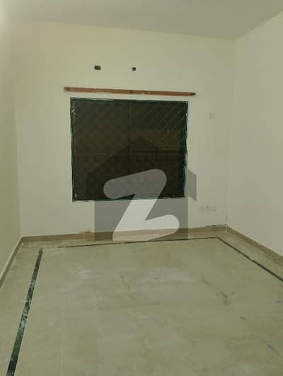 جی ۔ 13 اسلام آباد میں 3 کمروں کا 10 مرلہ زیریں پورشن 95.0 ہزار میں کرایہ پر دستیاب ہے۔