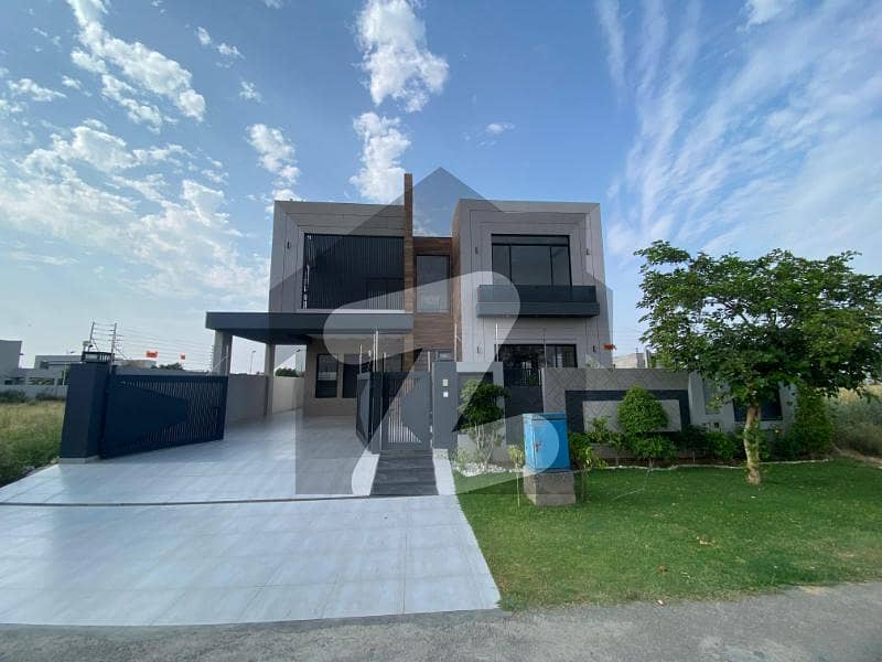 1 KANAL BEAUTIFUL HOUSE AVAILABLE FOR RENT