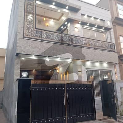 پارک ویو سٹی ۔ ایگزیکٹو بلاک پارک ویو سٹی,لاہور میں 4 کمروں کا 5 مرلہ مکان 2.2 کروڑ میں برائے فروخت۔