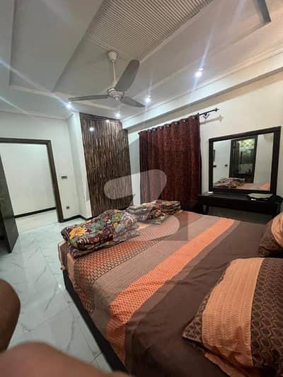 Get A Prime Location 1050 Square Feet Flat For rent In Makkah Tower