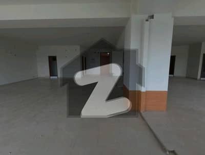 شاہراہِ فیصل کراچی میں 15 مرلہ دفتر 13.94 کروڑ میں برائے فروخت۔
